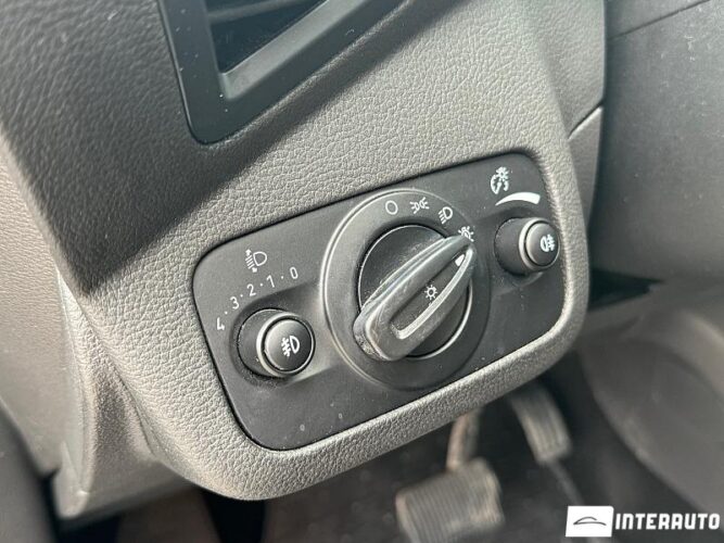 Ford Kuga 42 interauto-car