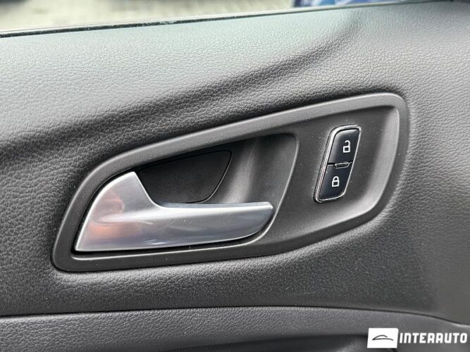 Ford Kuga 43 interauto-car