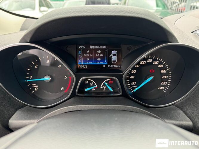 Ford Kuga 38 interauto-car