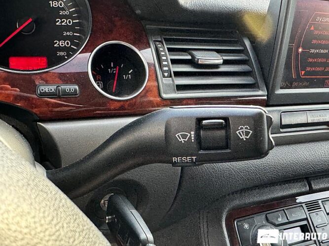 Audi A8 44 interauto-car