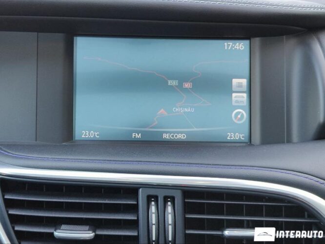 Infiniti Q30 40 interauto-car