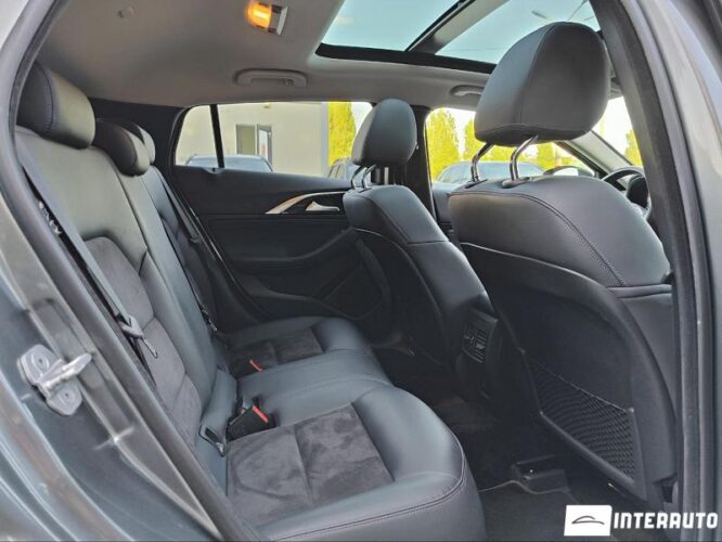 Infiniti Q30 36 interauto-car