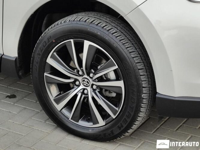 Toyota Venza 57 interauto-car