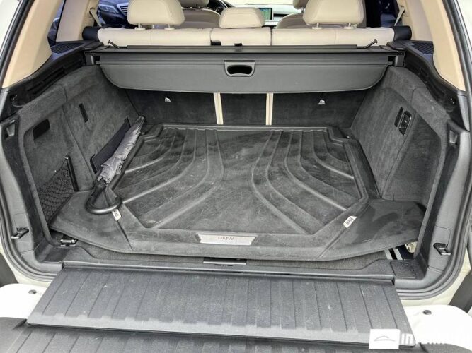 BMW X5 2.5D 51 interauto-car