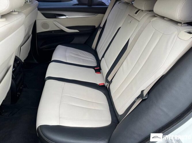 BMW X5 2.5D 50 interauto-car