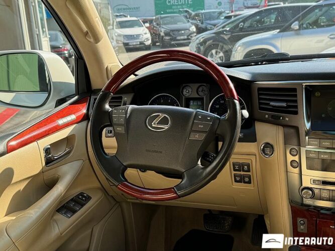 Lexus LX 570 43 interauto-car