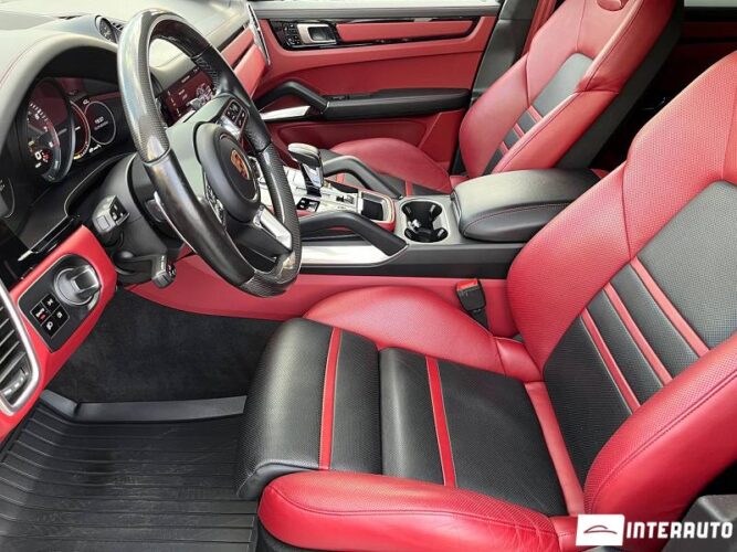 Porsche Cayenne Turbo S-E Hybrid Coupe 40 interauto-car