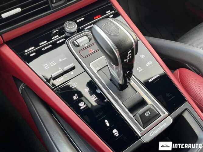 Porsche Cayenne Turbo S-E Hybrid Coupe 50 interauto-car