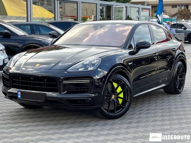 Porsche Cayenne Turbo S-E Hybrid Coupe 35 interauto-car