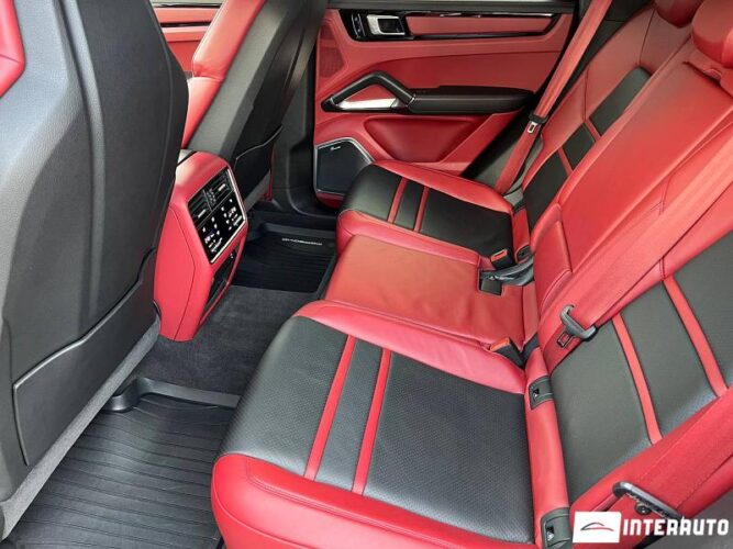 Porsche Cayenne Turbo S-E Hybrid Coupe 56 interauto-car