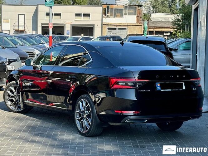 Skoda Superb 38 interauto-car