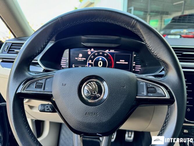 Skoda Superb 42 interauto-car