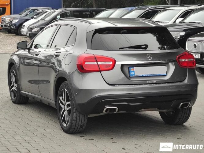 Mercedes GLA 180 33 interauto-car