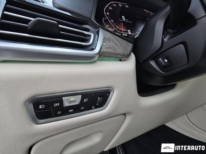 BMW X5 4.0i 46 interauto-car