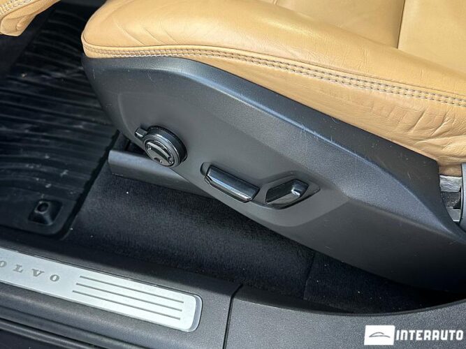 Volvo XC 90 42 interauto-car