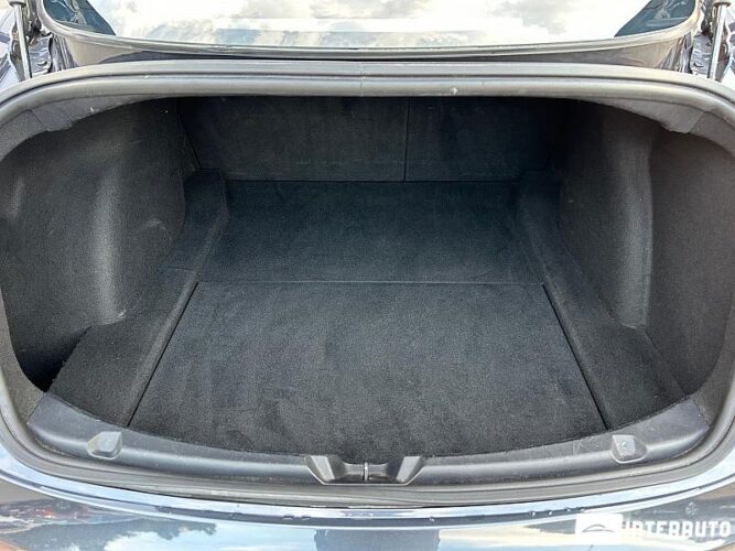 Tesla Model 3 46 interauto-car