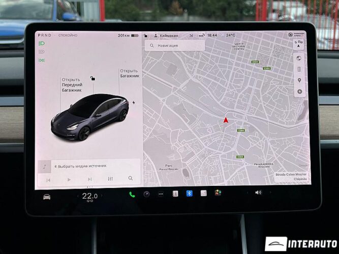 Tesla Model 3 39 interauto-car