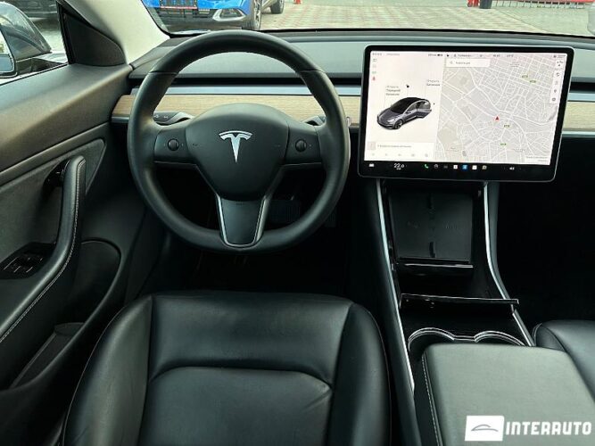 Tesla Model 3 35 interauto-car