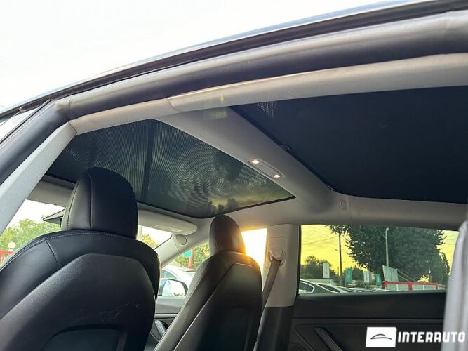 Tesla Model 3 44 interauto-car