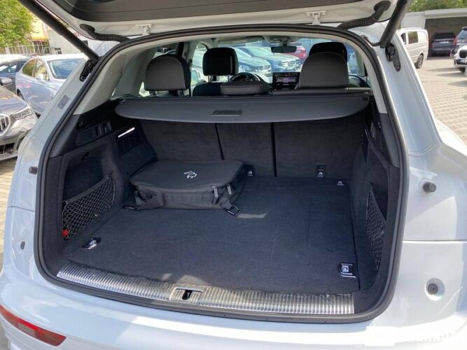 Audi Q5 64 interauto-car