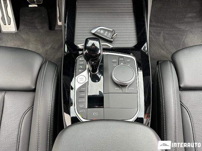 BMW X3 3.0e 40 interauto-car