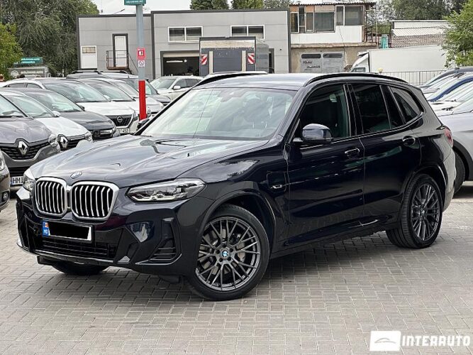 BMW X3 3.0e 30 interauto-car