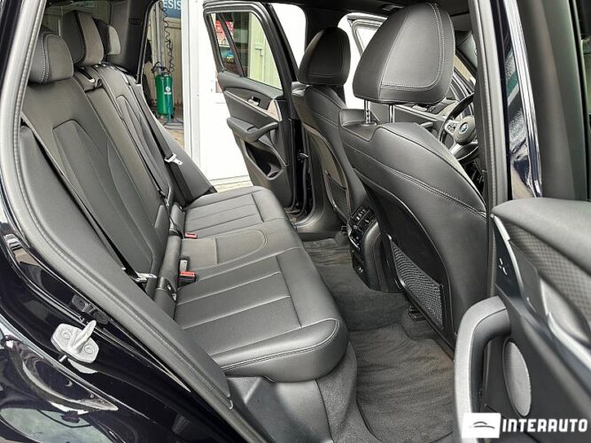 BMW X3 3.0e 44 interauto-car