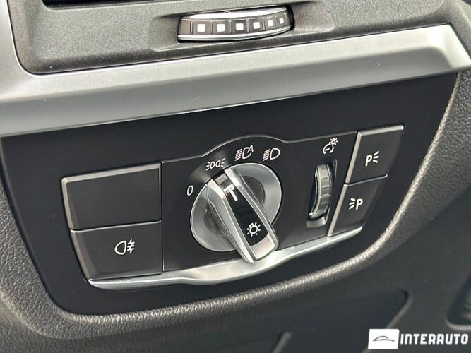 BMW X3 3.0e 41 interauto-car