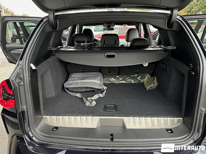 BMW X3 3.0e 46 interauto-car