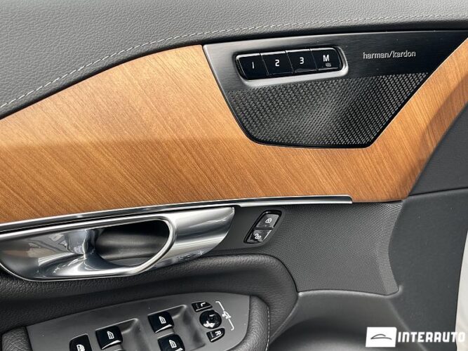 Volvo XC 90 44 interauto-car