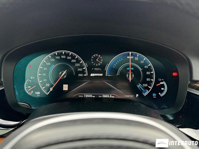 BMW 530e 44 interauto-car