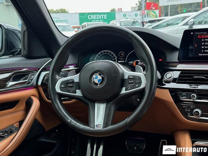 BMW 530e 43 interauto-car