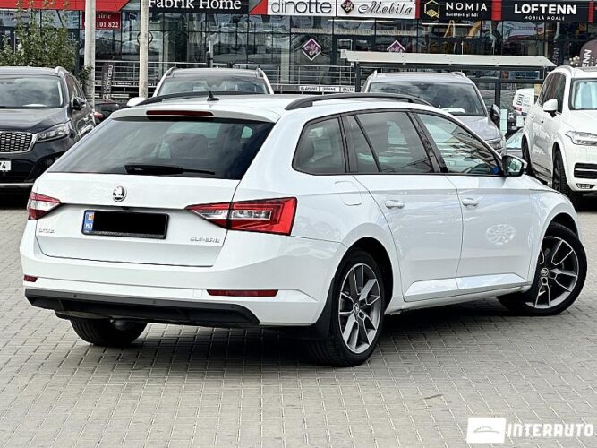 Skoda Superb 36 interauto-car