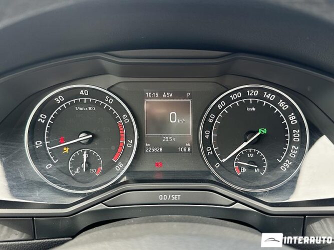 Skoda Superb 40 interauto-car