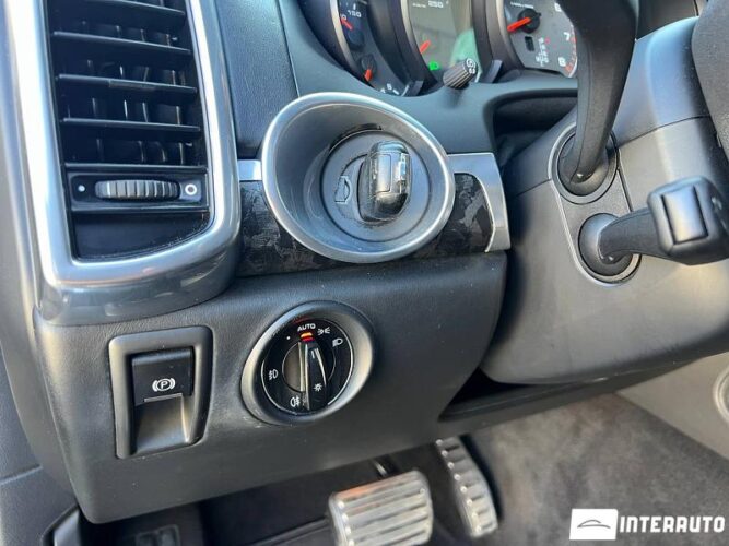 Porsche Cayenne S 48 interauto-car