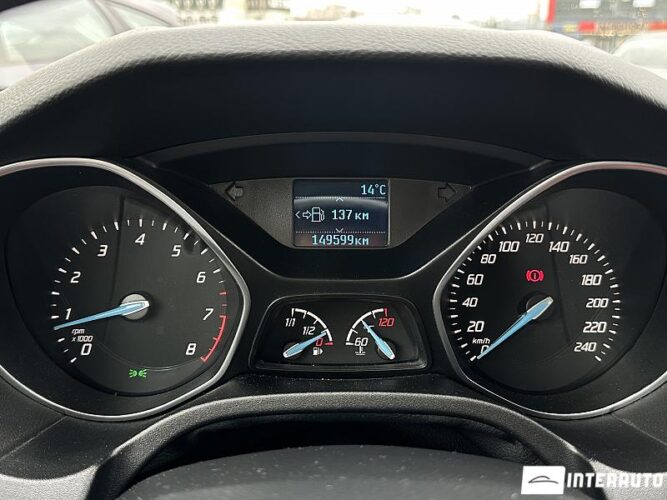 Ford Focus 38 interauto-car