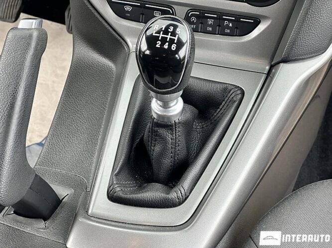 Ford Focus 42 interauto-car