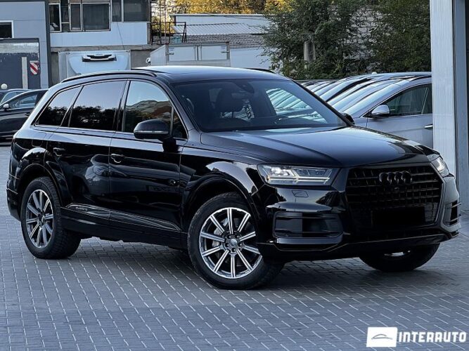 Audi Q7 40 interauto-car