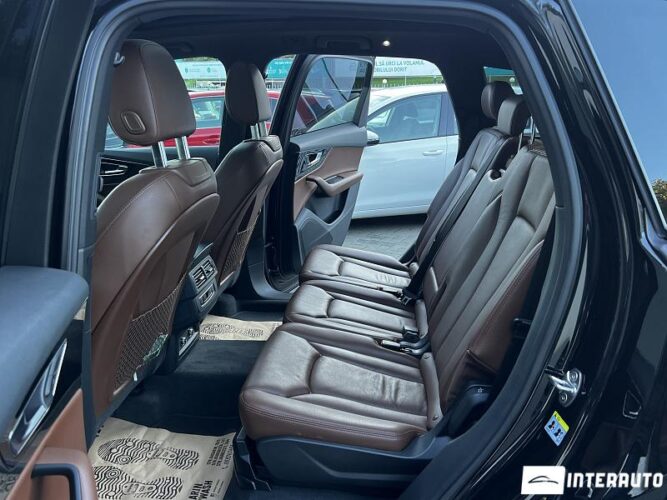 Audi Q7 42 interauto-car