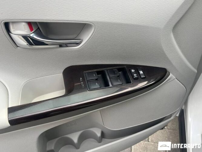 Toyota Venza 42 interauto-car