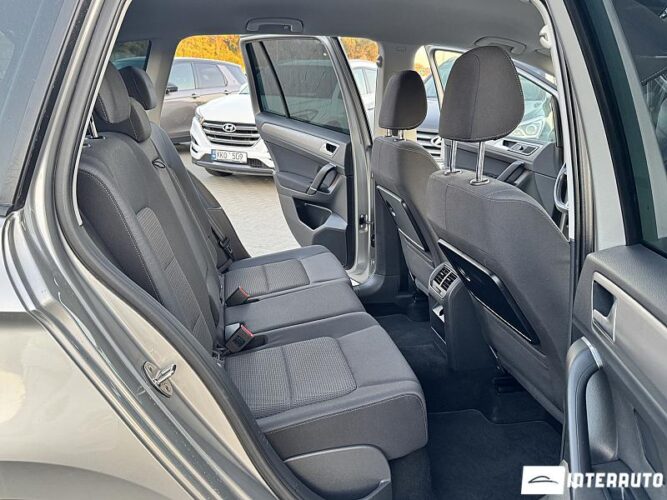 Volkswagen Golf Sport Van 42 interauto-car