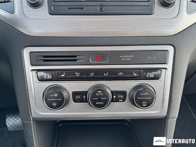 Volkswagen Golf Sport Van 39 interauto-car