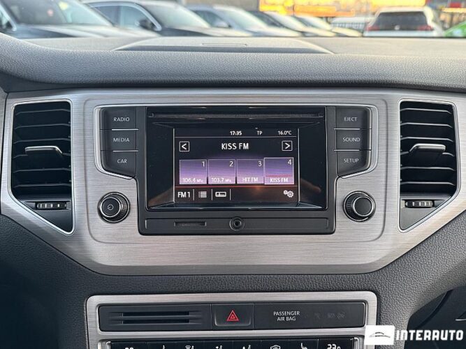 Volkswagen Golf Sport Van 37 interauto-car