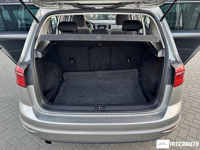 Volkswagen Golf Sport Van 46 interauto-car