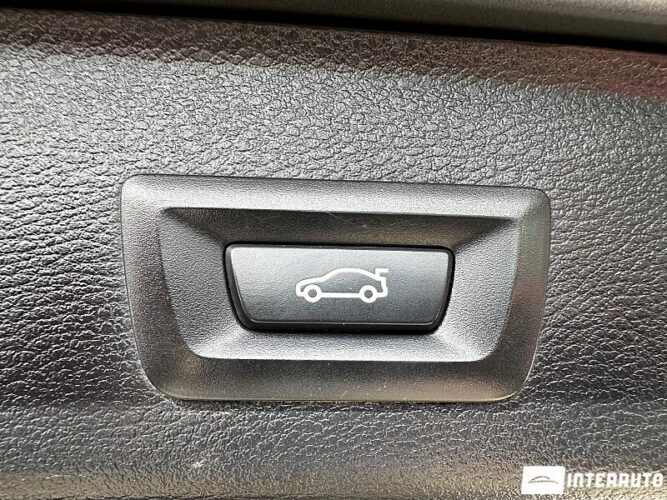 BMW X3 2.0D 50 interauto-car