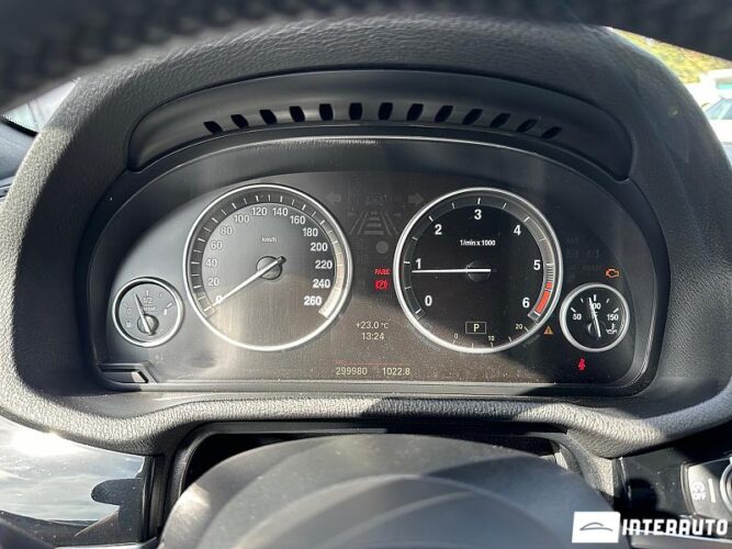 BMW X3 2.0D 40 interauto-car