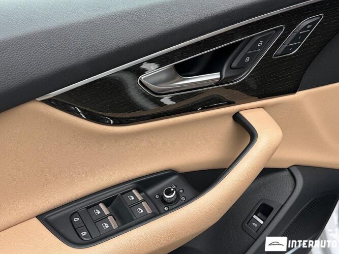 Audi Q7 46 interauto-car