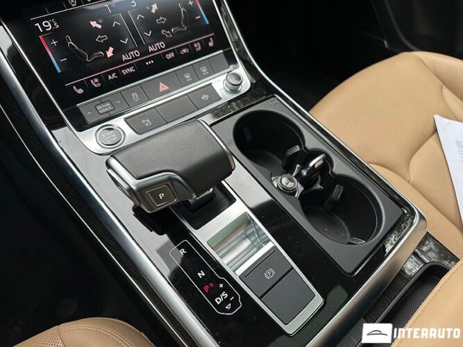 Audi Q7 56 interauto-car