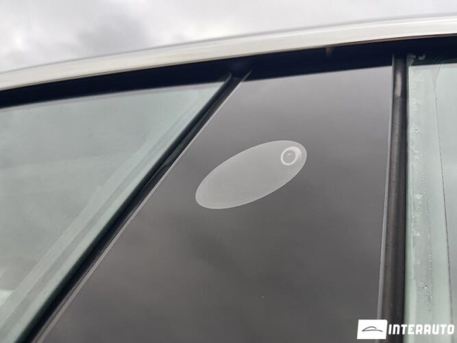 Tesla Model 3 32 interauto-car