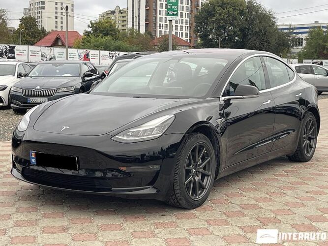 Tesla Model 3 28 interauto-car